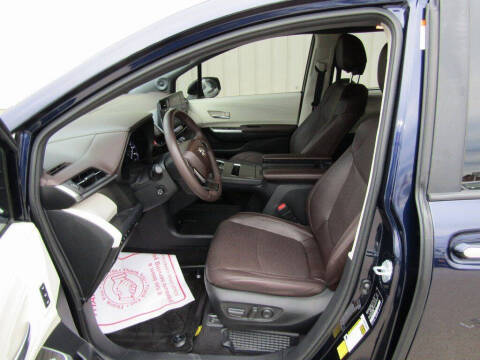 2023 Toyota Sienna Platinum 7-Passenger