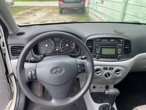2010 Hyundai Accent GLS