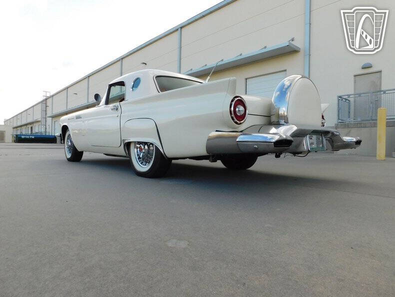 1957 Ford Thunderbird