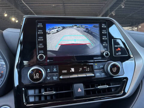 2022 Toyota Highlander L