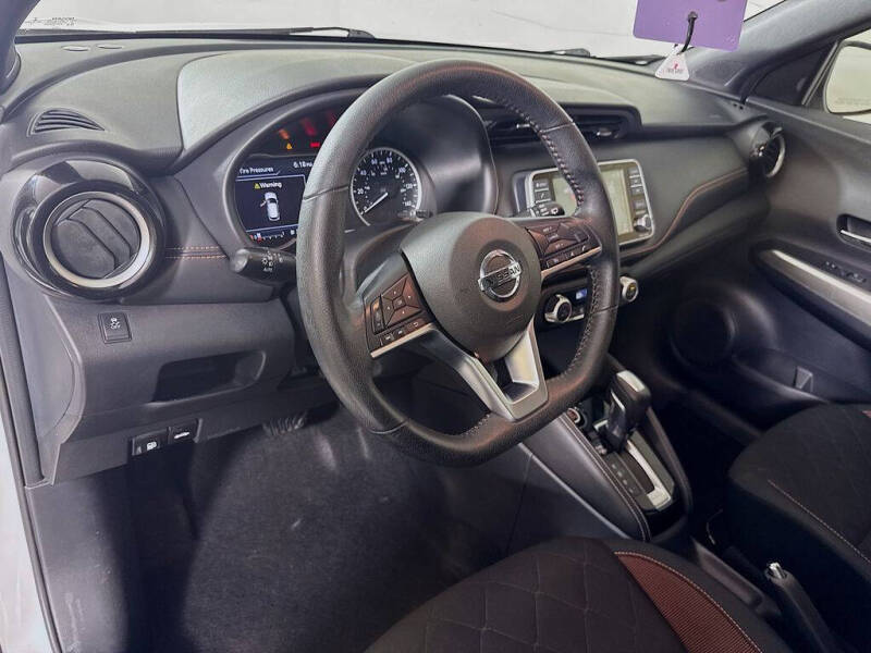 2019 Nissan Kicks SR