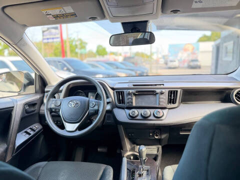 2017 Toyota RAV4 LE