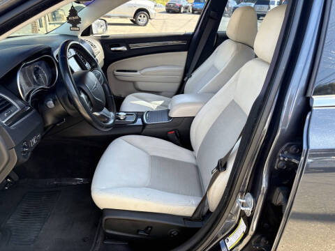 2018 Chrysler 300 Touring