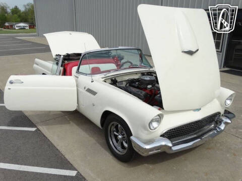 1956 Ford Thunderbird