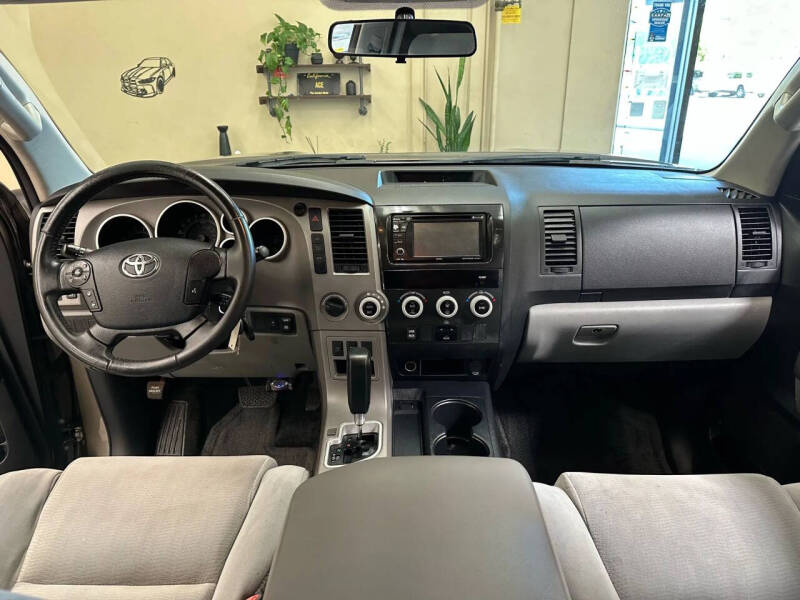 2012 Toyota Sequoia SR5