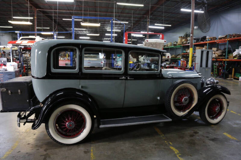 1929 Packard 8 LIMOUSINE