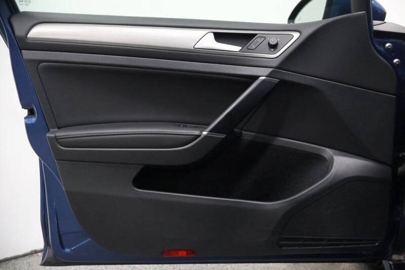 2017 Volkswagen Golf TSI Wolfsburg Edition