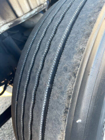 2012 Freightliner M2 106