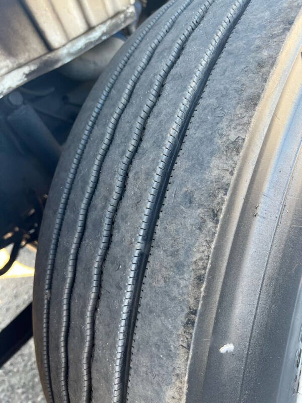 2012 Freightliner M2 106