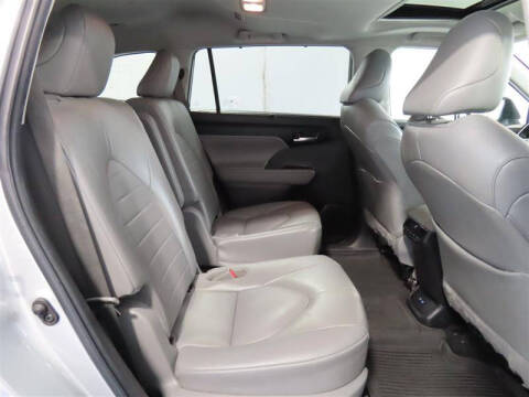 2022 Toyota Highlander Hybrid XLE