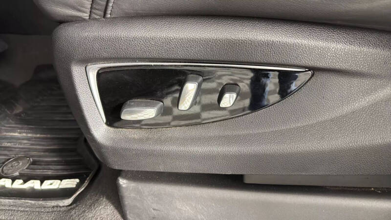 2019 Cadillac Escalade ESV Premium Luxury