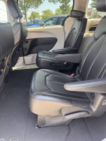 2023 Chrysler Pacifica Touring L