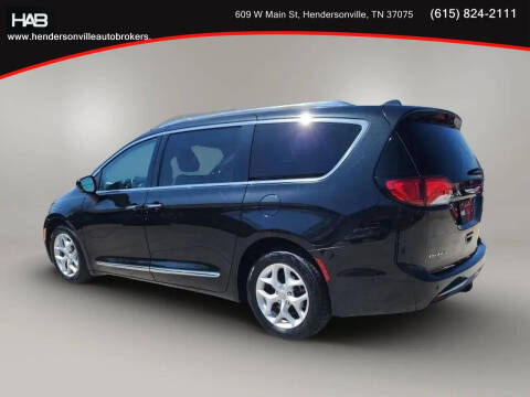 2017 Chrysler Pacifica Touring-L Plus