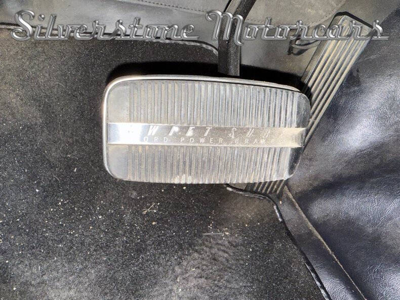 1957 Ford Thunderbird