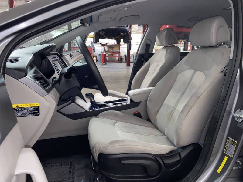 2017 Hyundai Sonata Hybrid SE