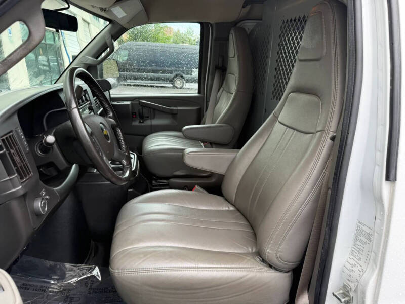 2021 Chevrolet Express 2500