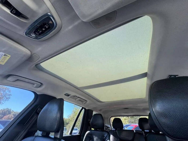 2016 Volvo XC90 T6 Momentum