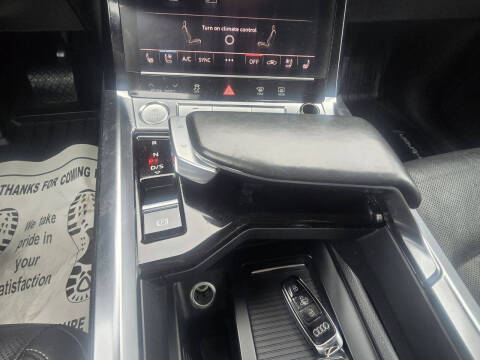 2019 Audi e-tron quattro Premium Plus