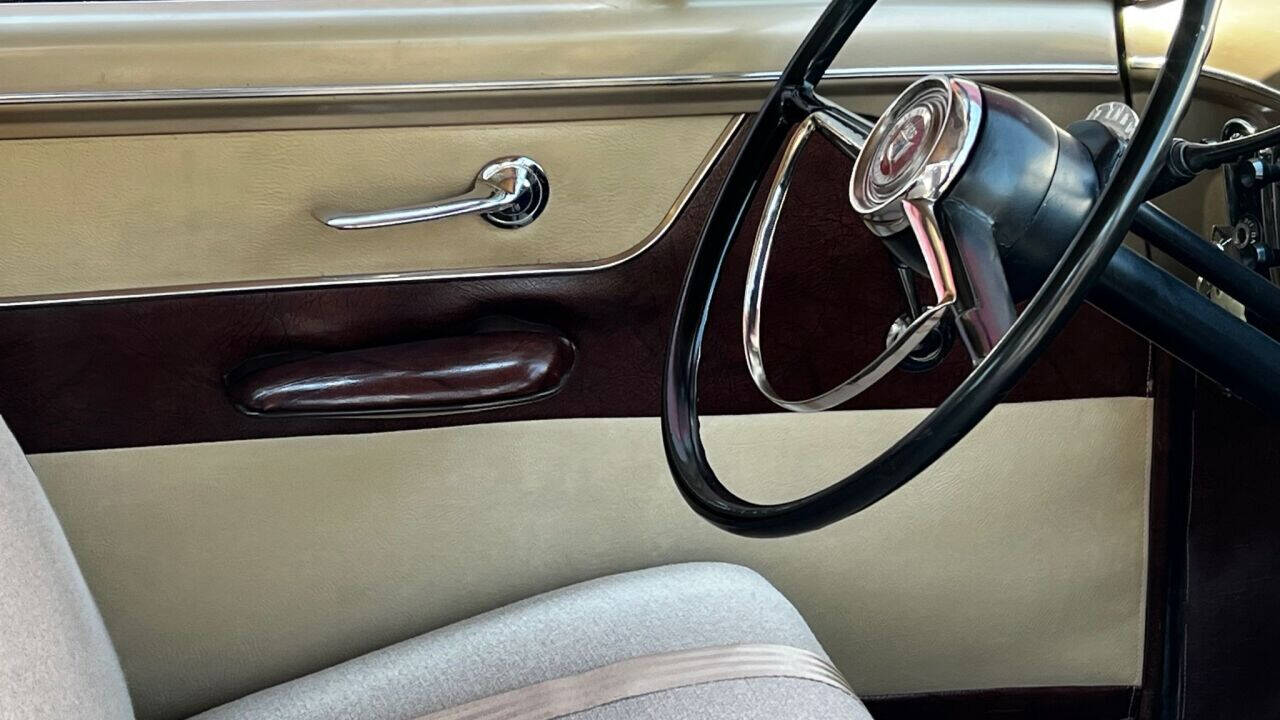 1953 Ford Crestline 15