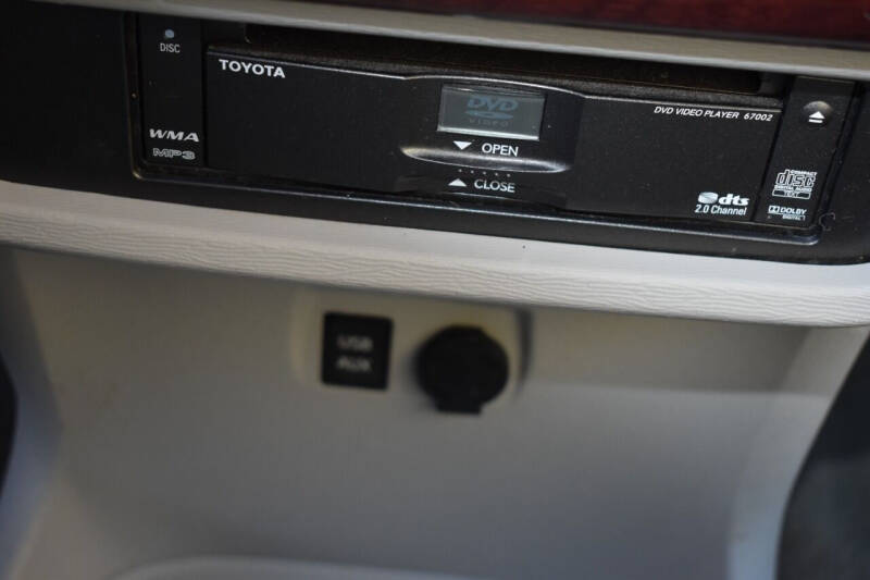 2014 Toyota Sienna XLE 7-Passenger