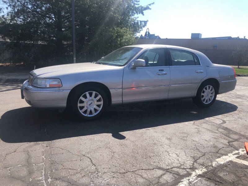 2007 Lincoln Town Car for sale at Branford Auto Center in Branford CT