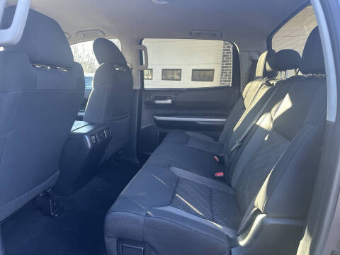 2017 Toyota Tundra SR5