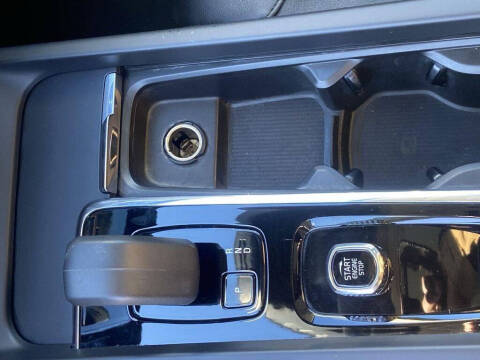 2024 Volvo S60 B5 Core Dark Theme