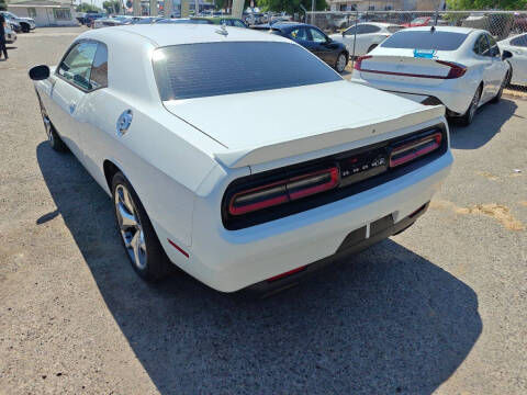 2016 Dodge Challenger SXT Plus