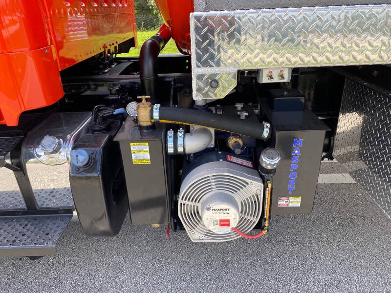 2018 Freightliner M2 106