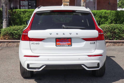 2024 Volvo XC60 B5 Core Dark Theme