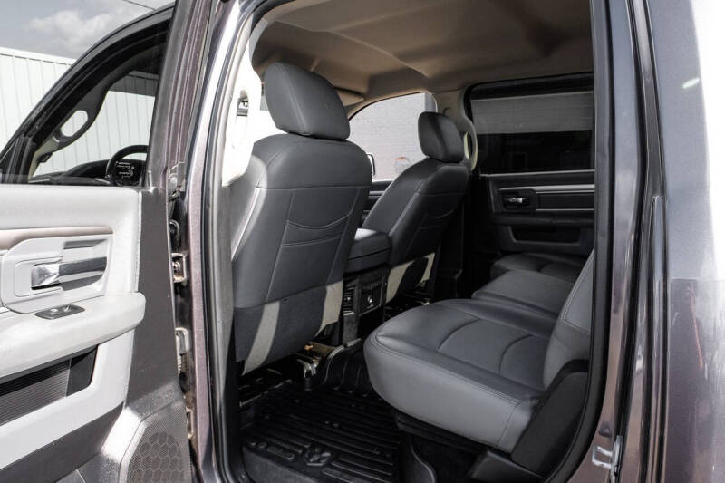 2015 RAM 1500 SLT