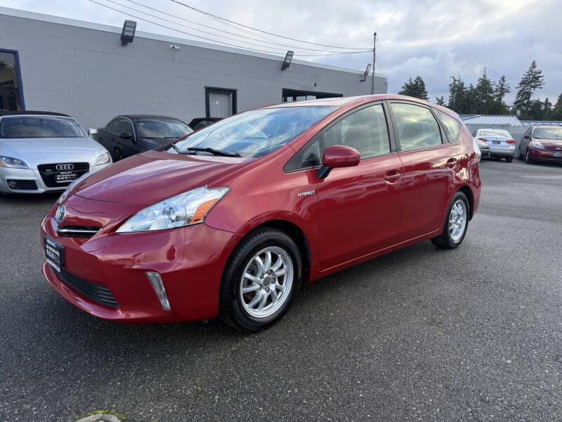 2012 Toyota Prius v Five