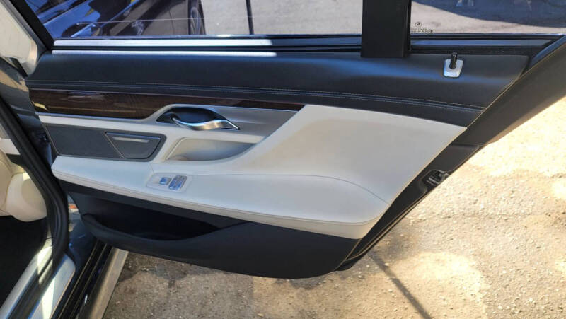 2016 BMW 7 Series 740i