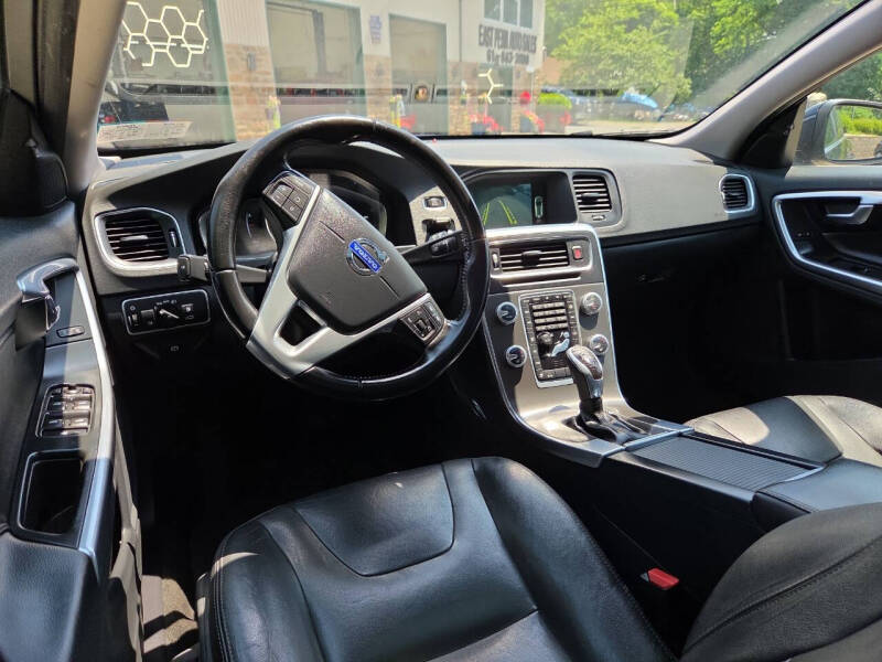 2016 Volvo V60 Premier - Photo 19