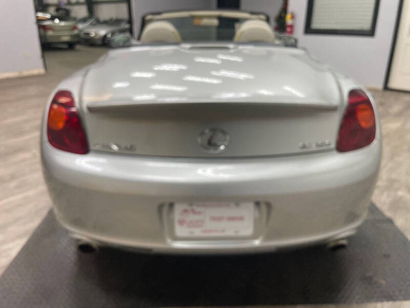2004 Lexus SC 430