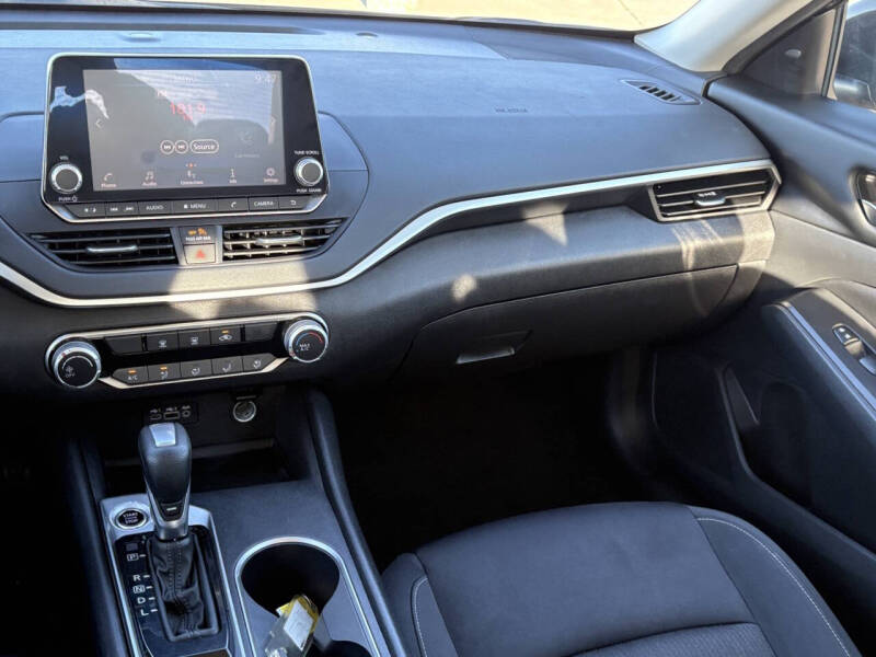 2022 Nissan Altima 2.5 SV