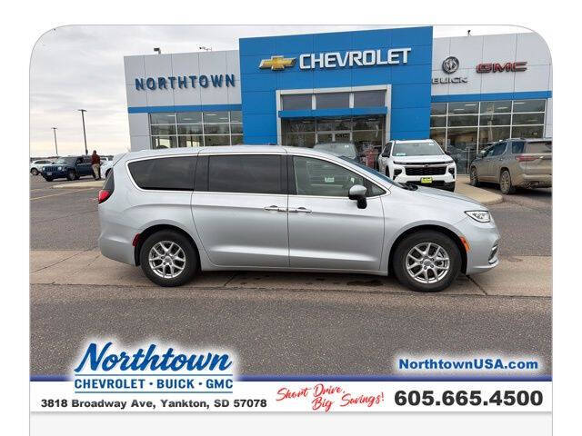 2023 Chrysler Pacifica Touring L