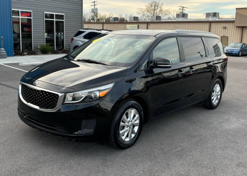 2015 Kia Sedona LX photo 3