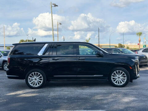 2022 Cadillac Escalade ESV Luxury