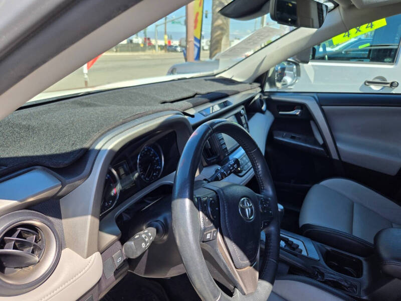 2017 Toyota RAV4 Platinum