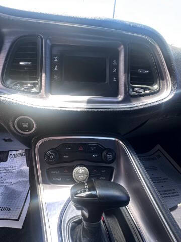 2017 Dodge Challenger SXT