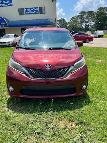 2016 Toyota Sienna SE 8-Passenger