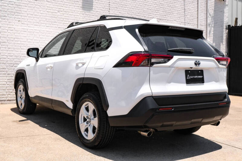 2020 Toyota RAV4 Hybrid LE