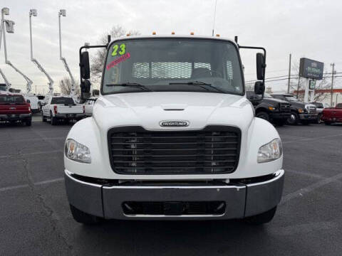 2023 Freightliner M2 106