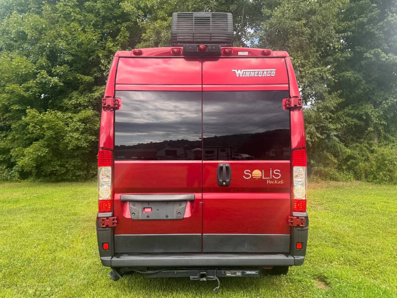2022 Winnebago Solis