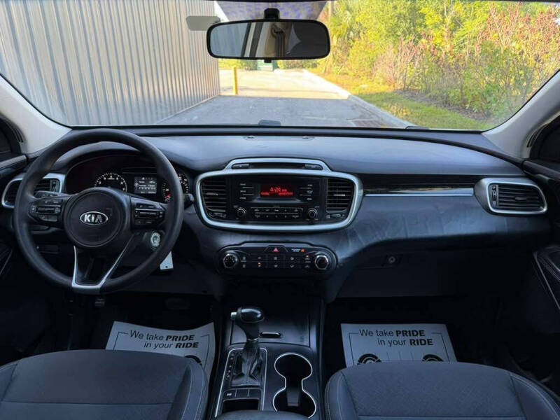 2016 Kia Sorento LX