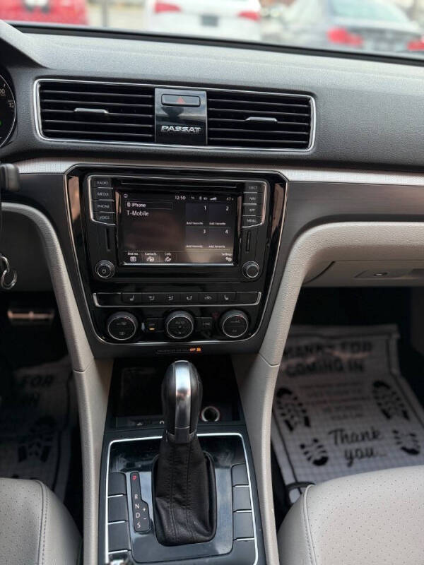 2018 Volkswagen Passat 2.0T R-Line