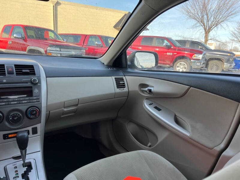 2011 Toyota Corolla LE