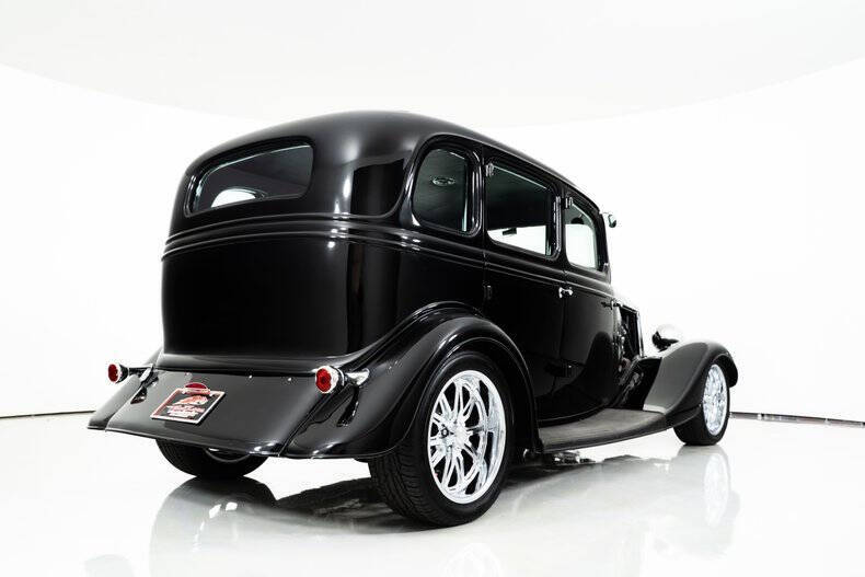 1933 Ford Super Deluxe