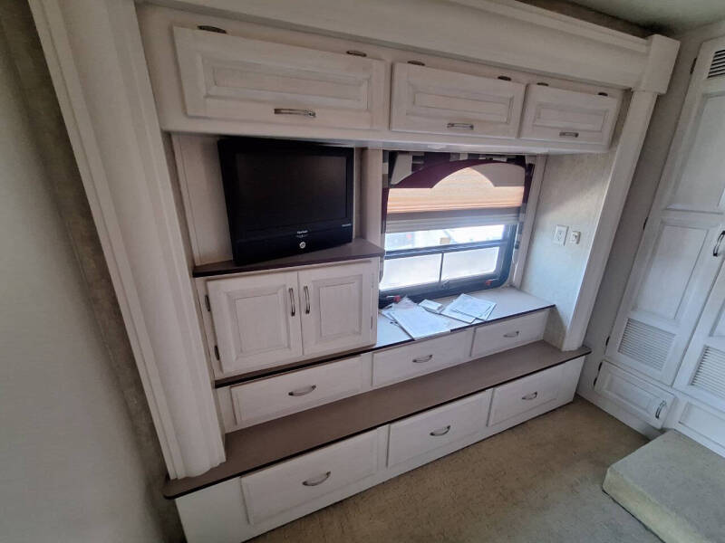 2008 Newmar Ventana 3933